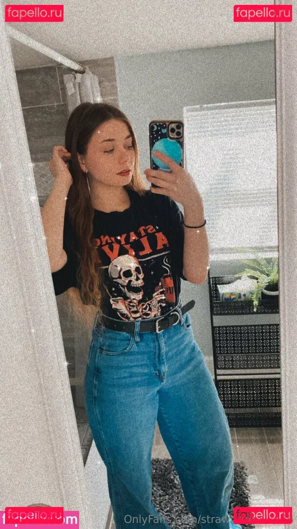 strawbrrymilk Onlyfans Photo Gallery 