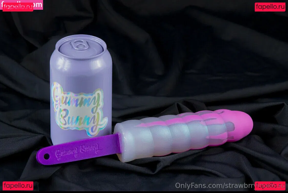 strawbrrymilk Onlyfans Photo Gallery 