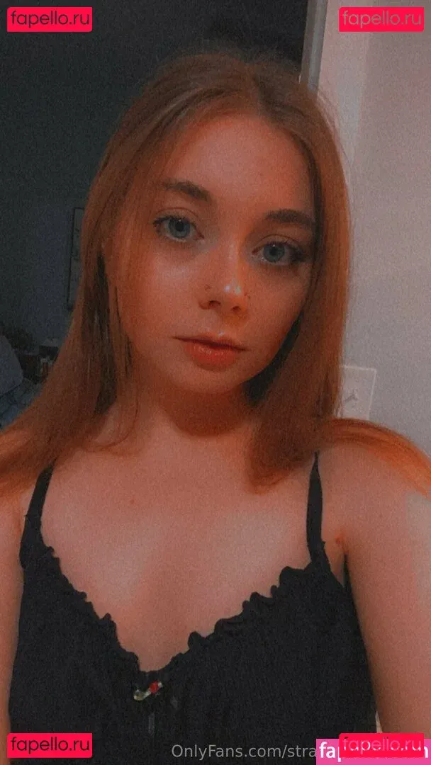 strawbrrymilk Onlyfans Photo Gallery 
