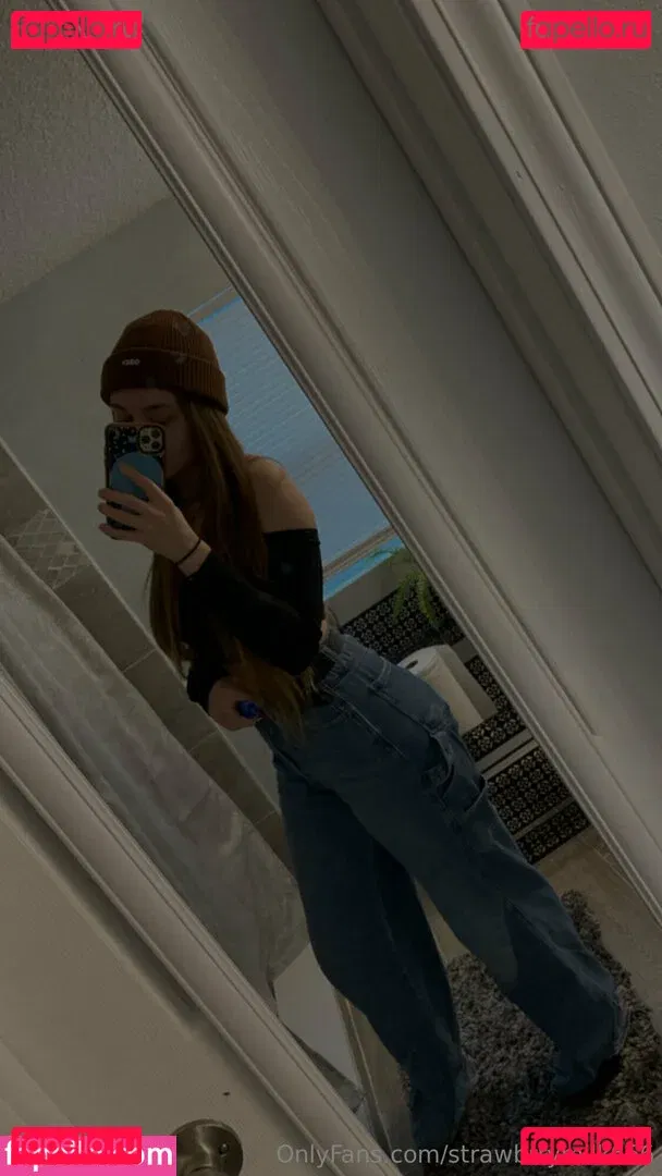 strawbrrymilk Onlyfans Photo Gallery 