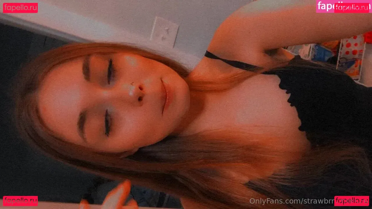 strawbrrymilk Onlyfans Photo Gallery 