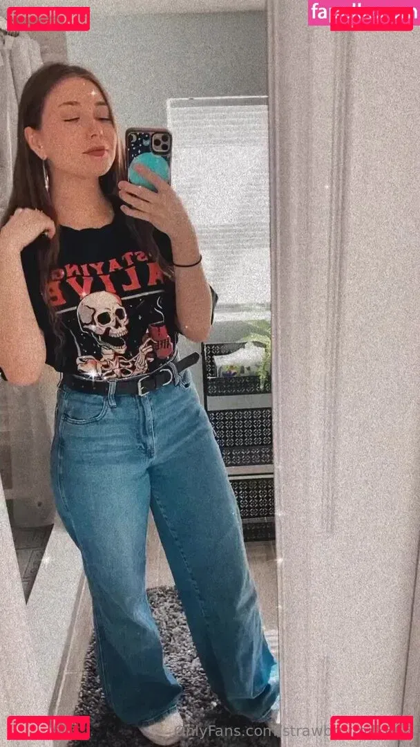 strawbrrymilk Onlyfans Photo Gallery 