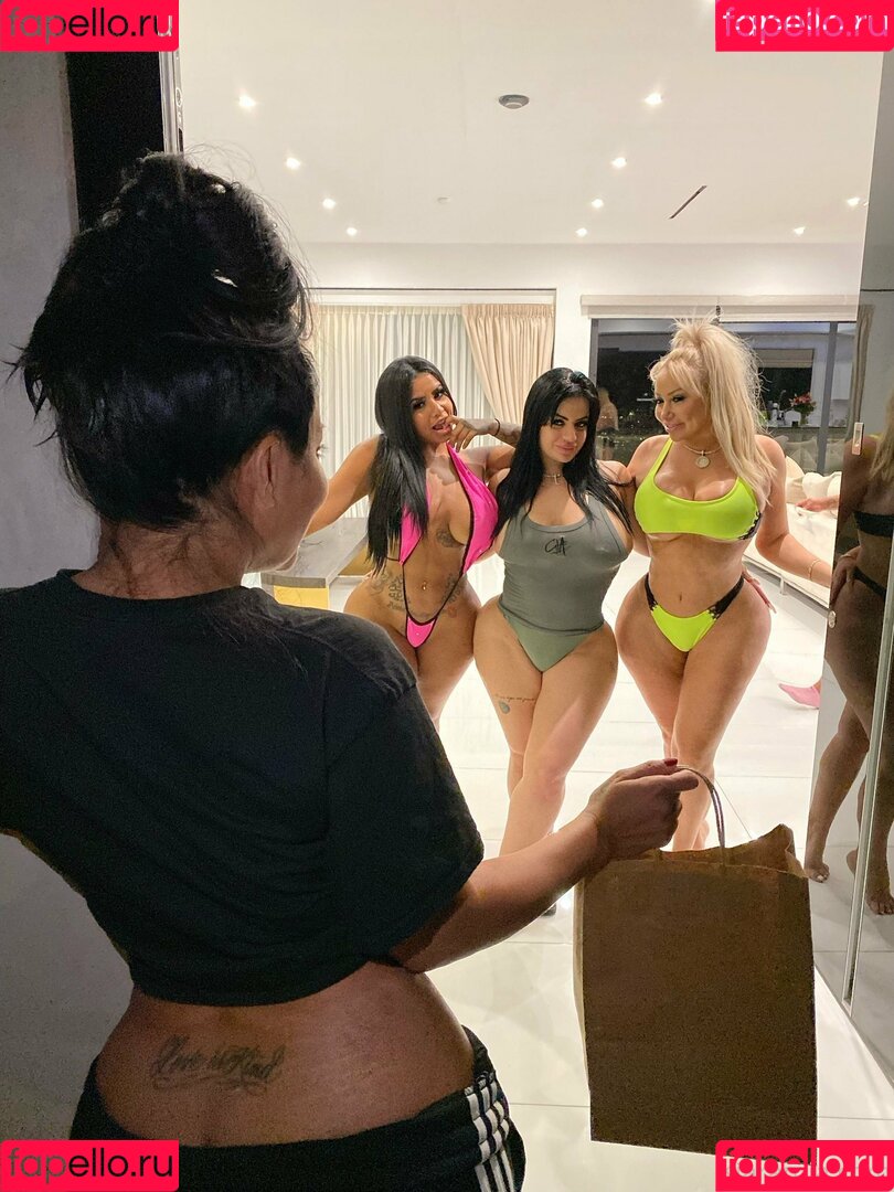 theonlykiaramia Nude Onlyfans Photo 32