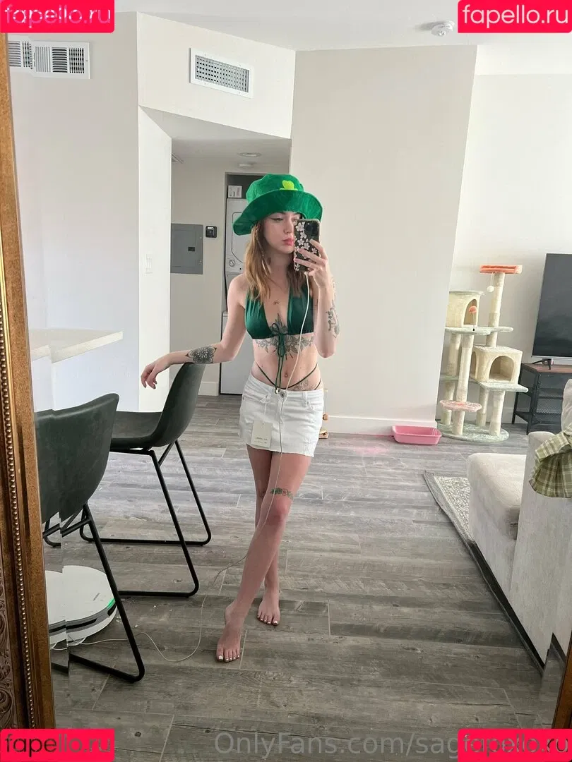 sagefoxoxo Onlyfans Photo Gallery 