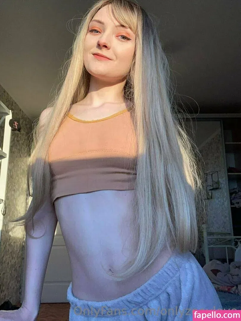 onlyzoeylove Onlyfans Photo Gallery 