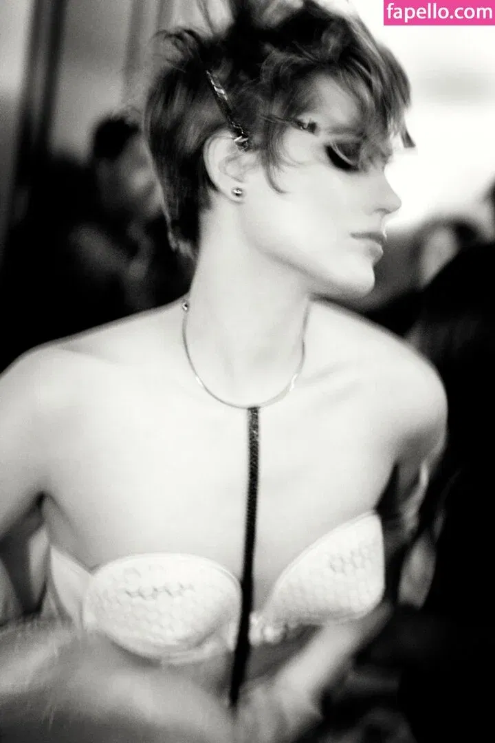 Evan Rachel Wood Onlyfans Photo Gallery 