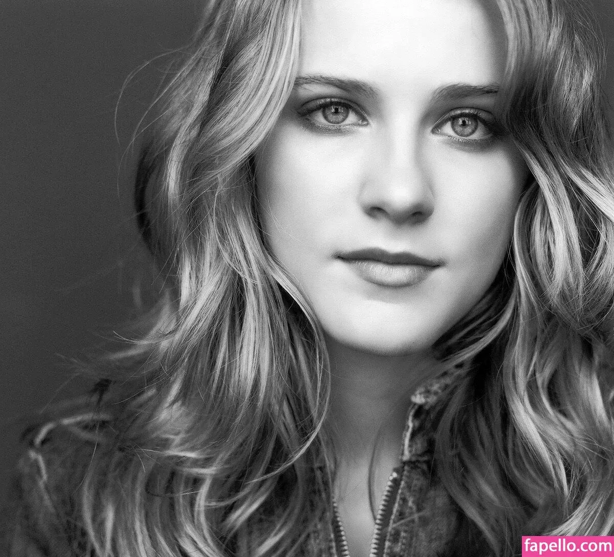 Evan Rachel Wood Onlyfans Photo Gallery 