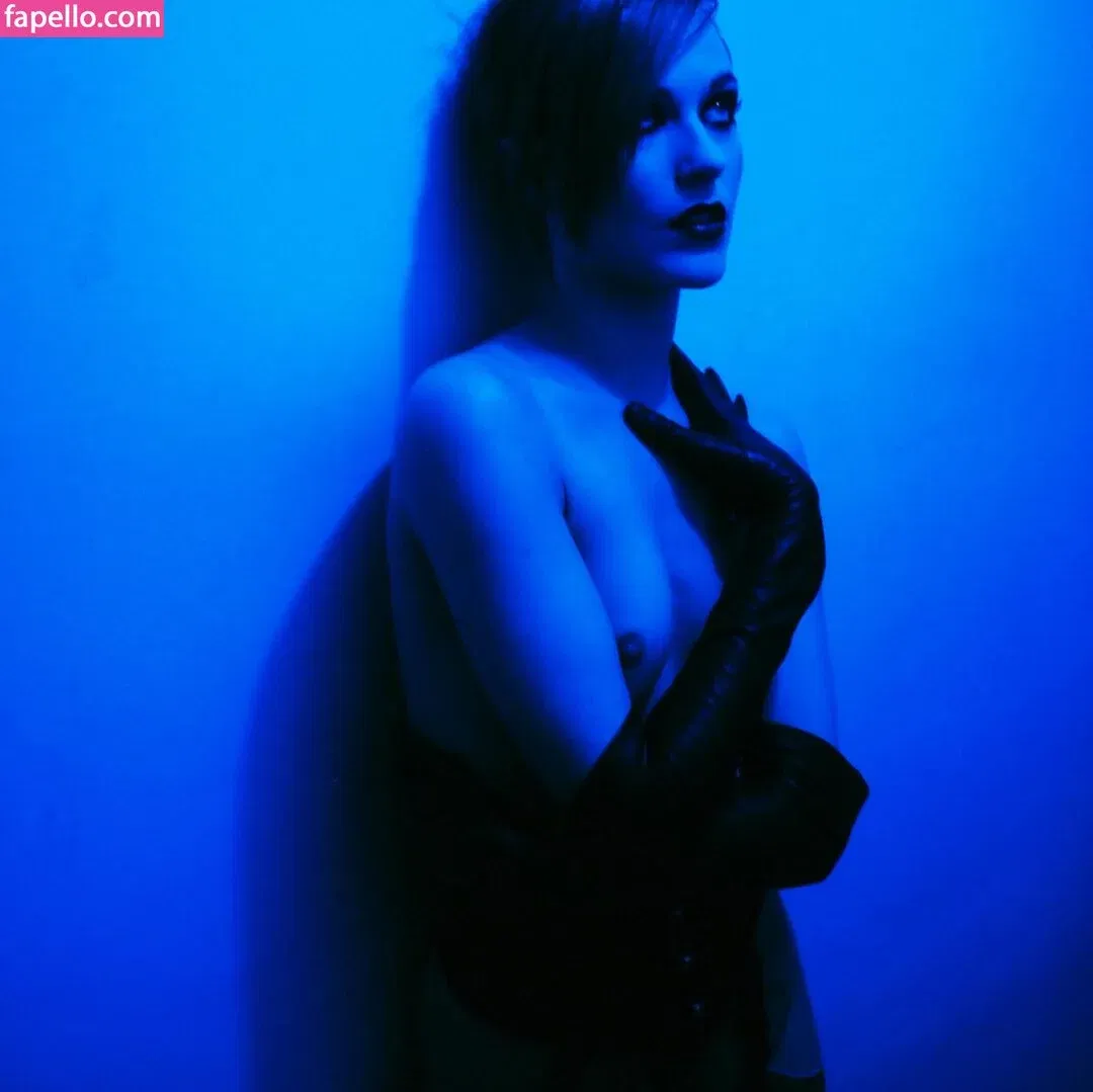 Evan Rachel Wood Onlyfans Photo Gallery 