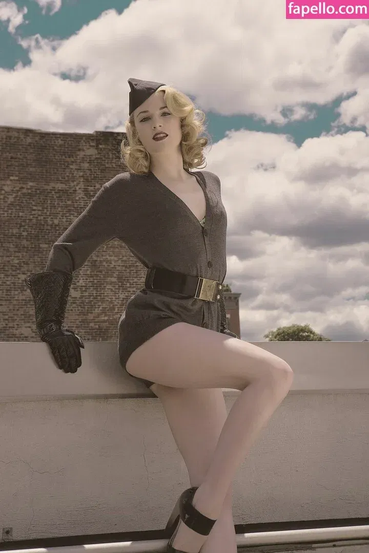 Evan Rachel Wood Onlyfans Photo Gallery 