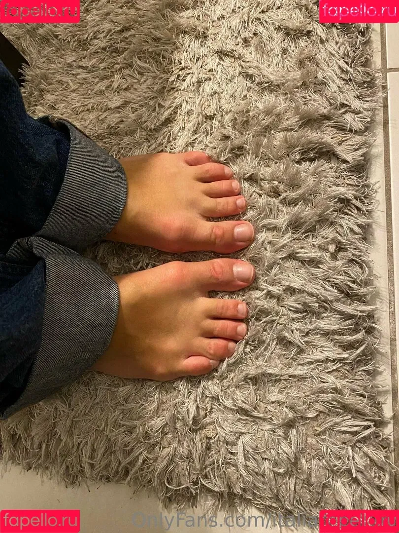 italianfeetluv Onlyfans Photo Gallery 