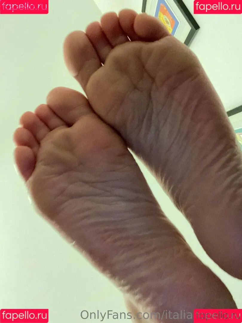 italianfeetluv Onlyfans Photo Gallery 