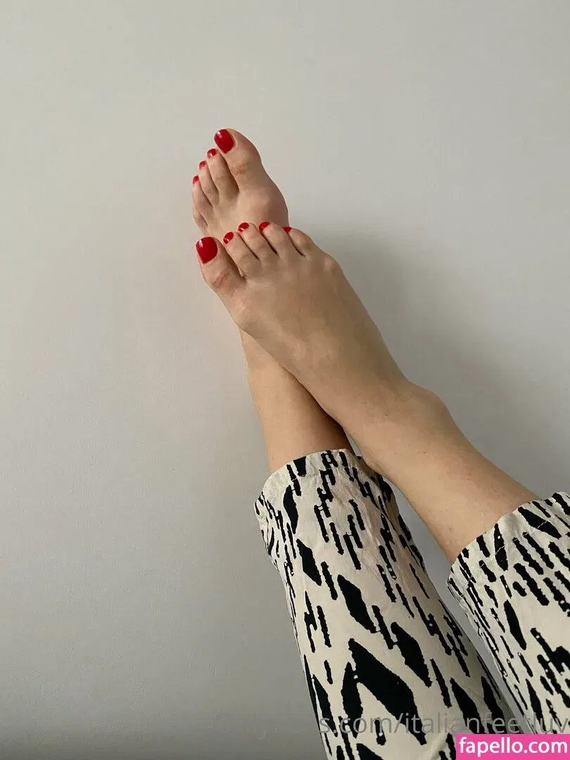 italianfeetluv Onlyfans Photo Gallery 