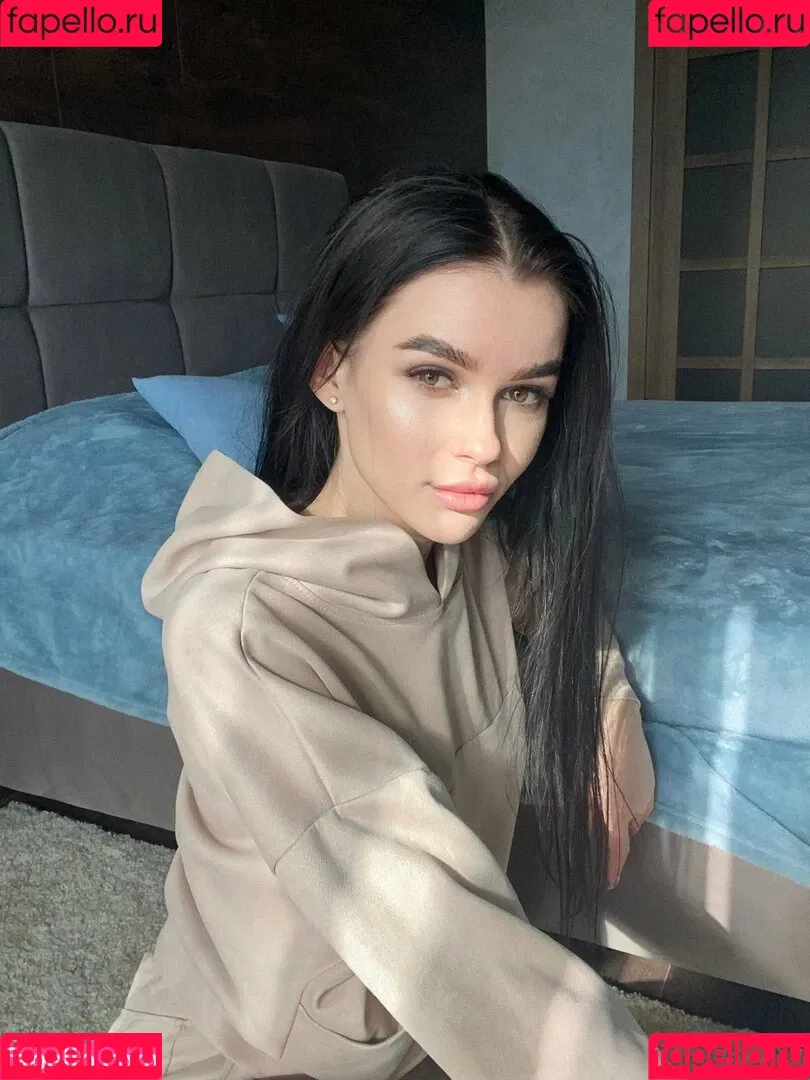 Mia Loop Onlyfans Photo Gallery 