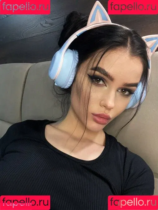 Mia Loop Onlyfans Photo Gallery 