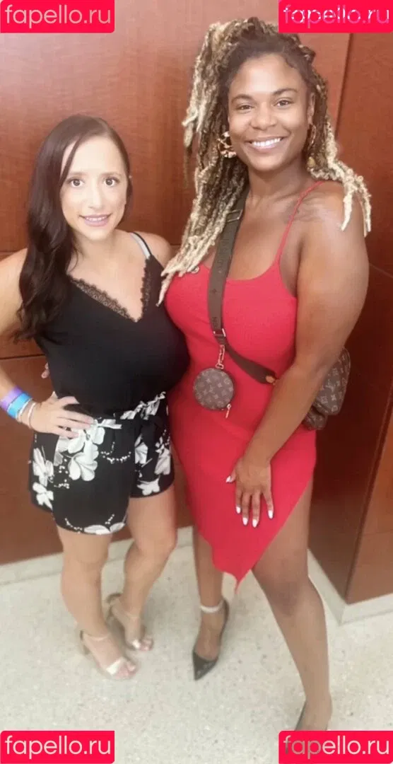 Sarah H Onlyfans Photo Gallery 