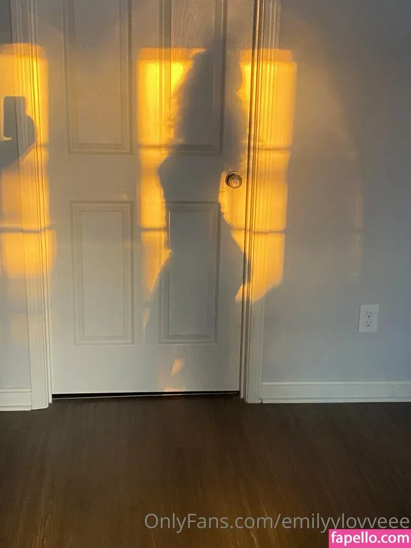 emilyylovveee Onlyfans Photo Gallery 