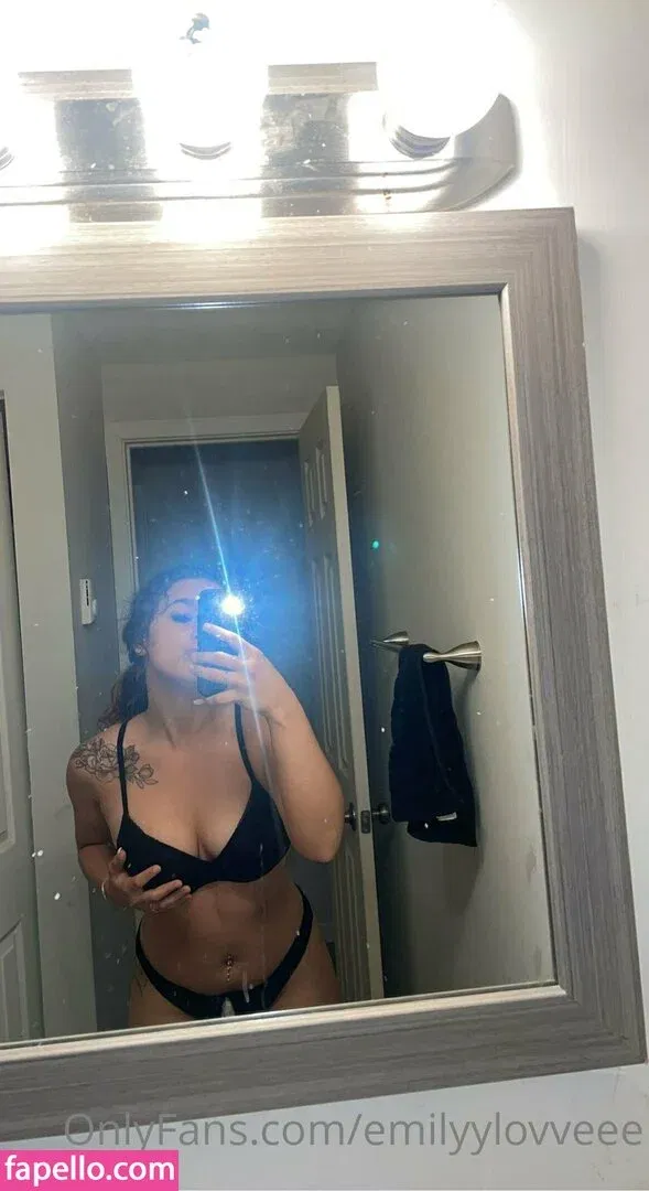 emilyylovveee Onlyfans Photo Gallery 