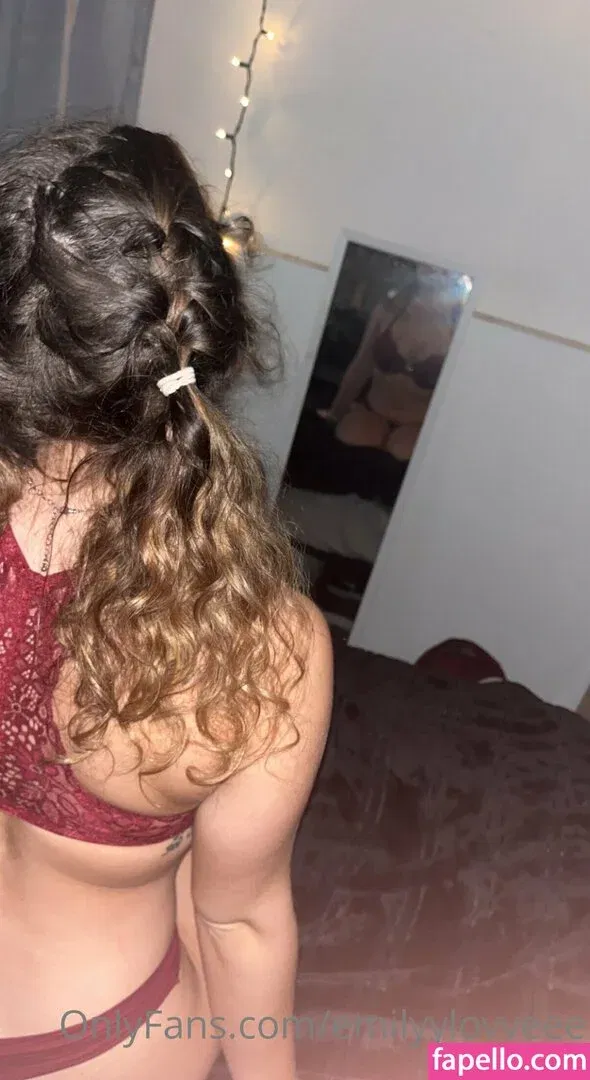 emilyylovveee Onlyfans Photo Gallery 
