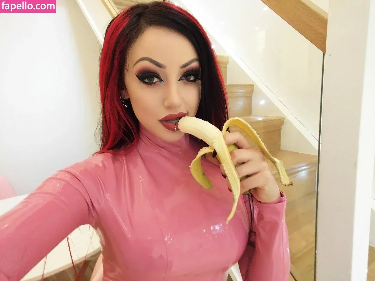 Dani Divine Onlyfans Photo Gallery 