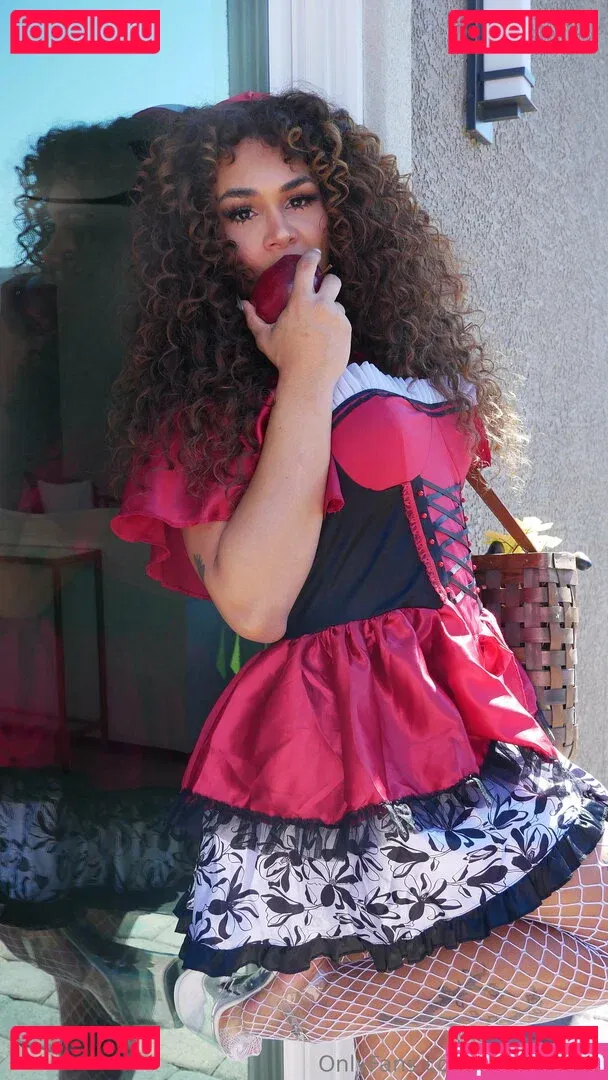 Eva Maxim Onlyfans Photo Gallery 