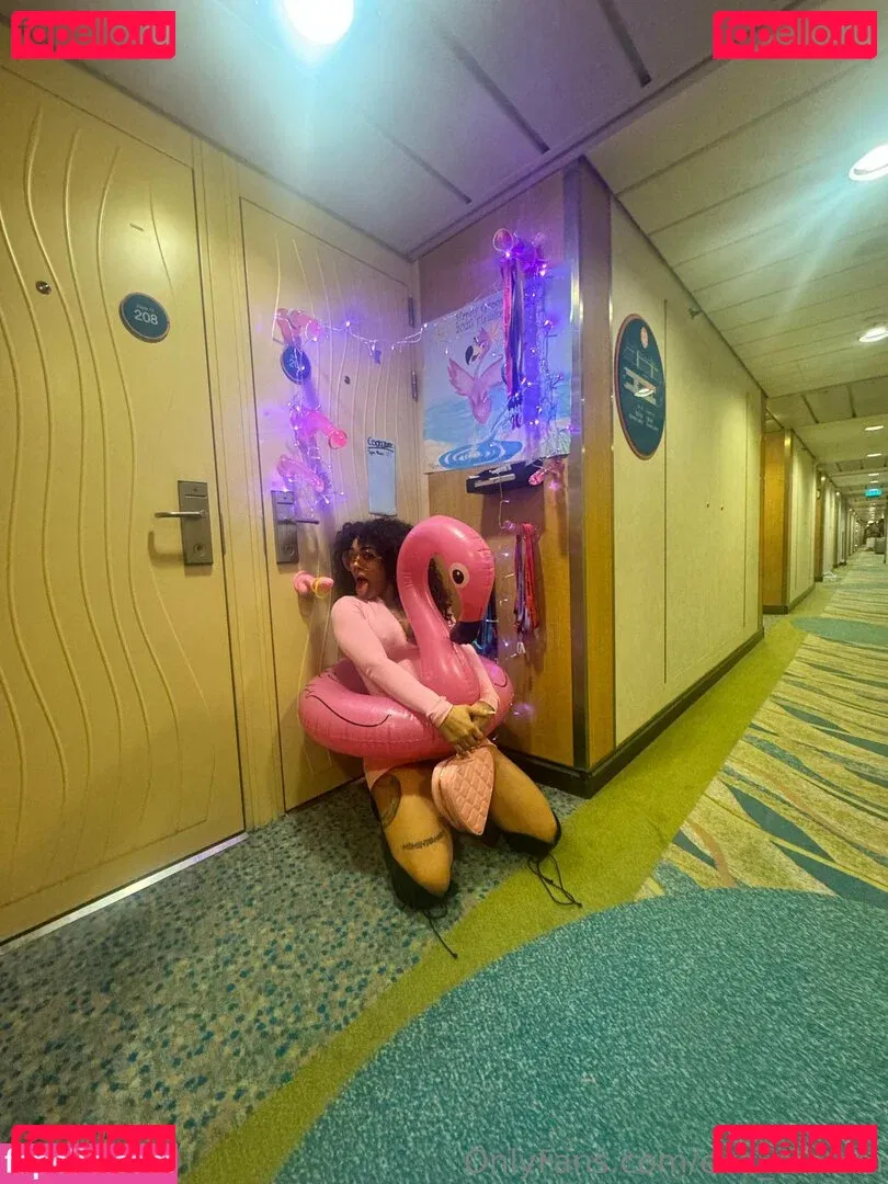 Eva Maxim Onlyfans Photo Gallery 