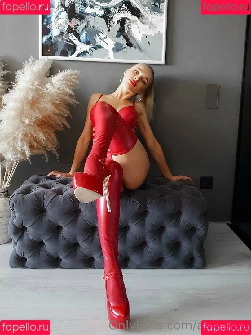 ariel.xxx Onlyfans Photo Gallery 