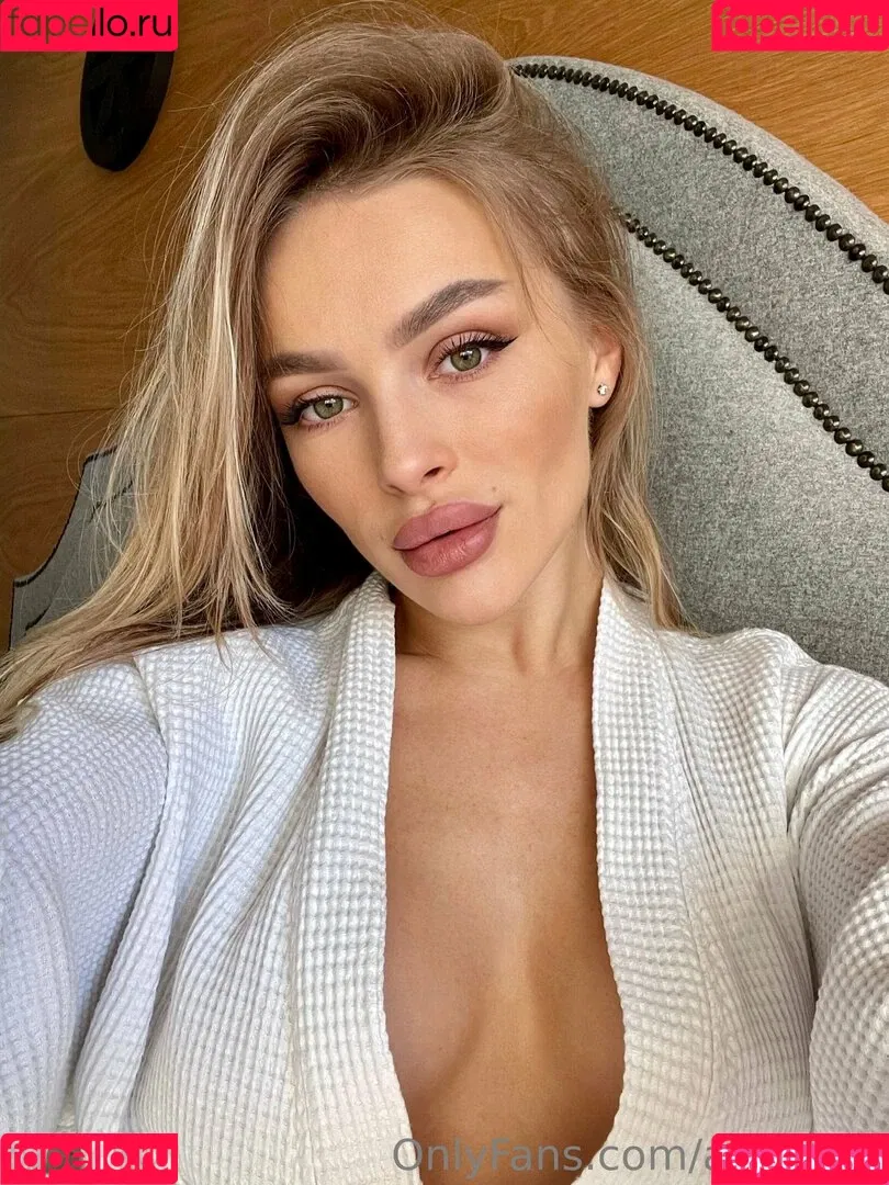 ariel.xxx Onlyfans Photo Gallery 