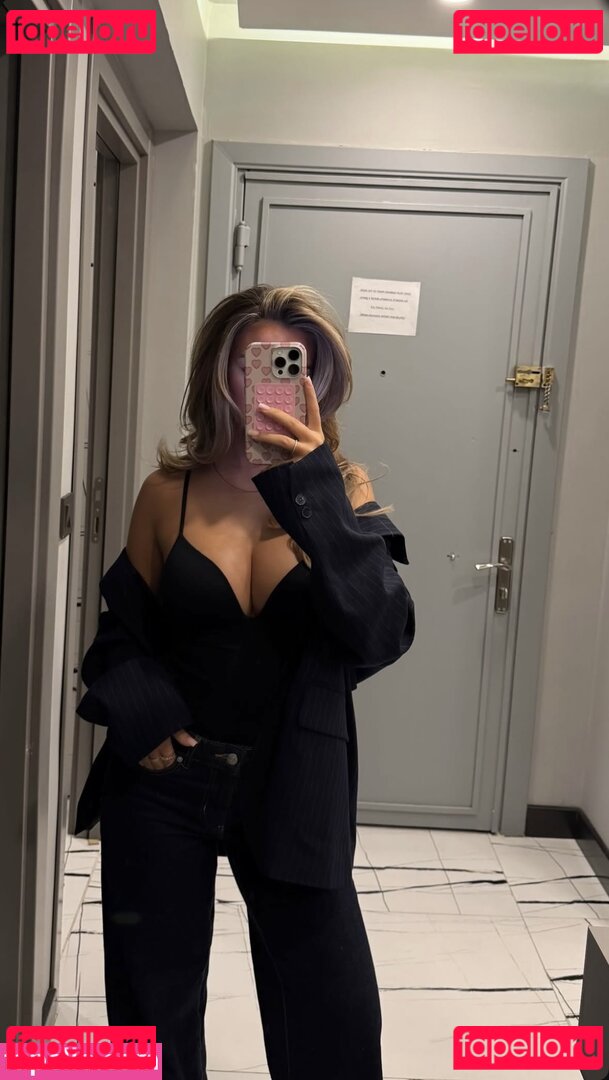 Jasmin Azizam Nude Onlyfans Photo 46