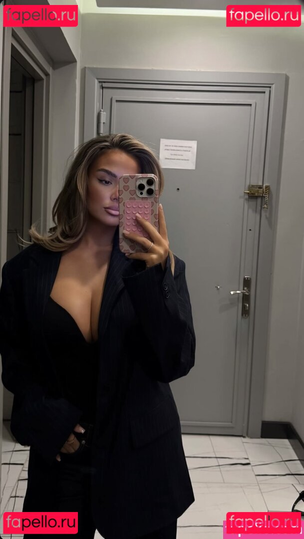 Jasmin Azizam Nude Onlyfans Photo 45