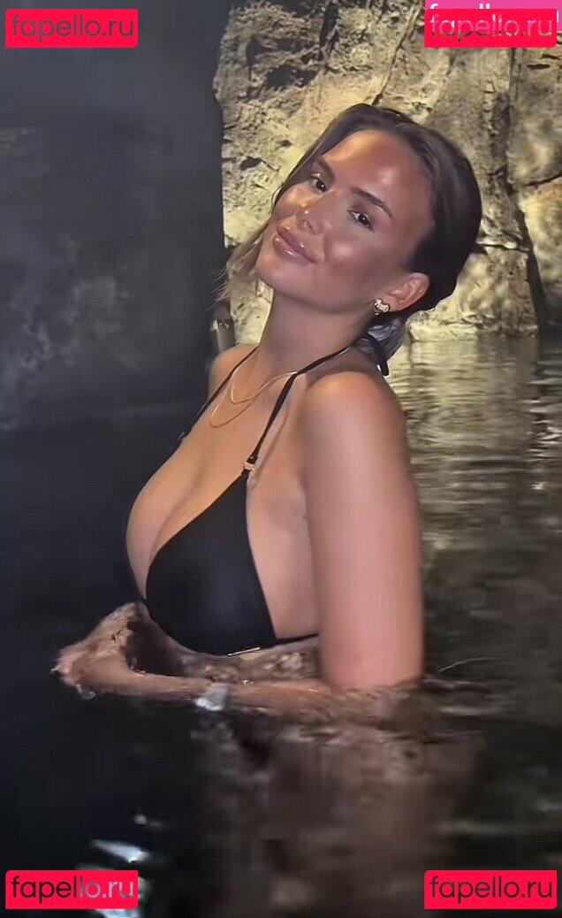 Jasmin Azizam Nude Onlyfans Photo 25
