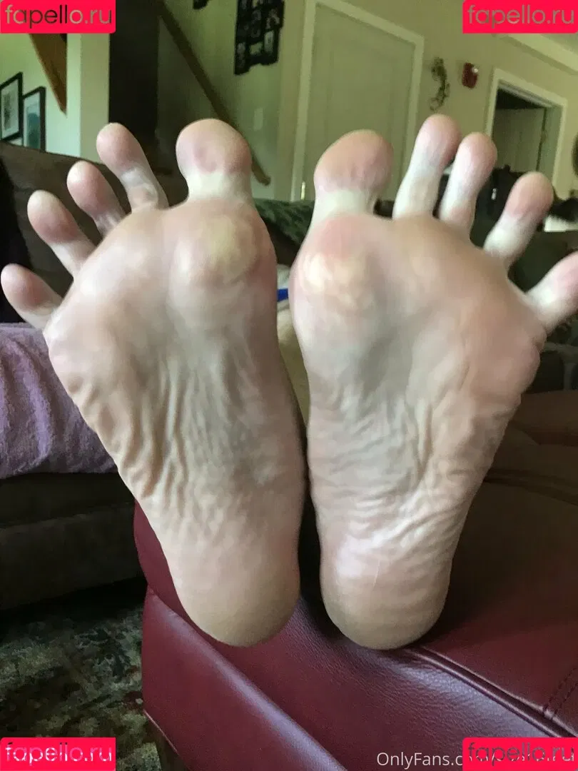 size16feet Onlyfans Photo Gallery 