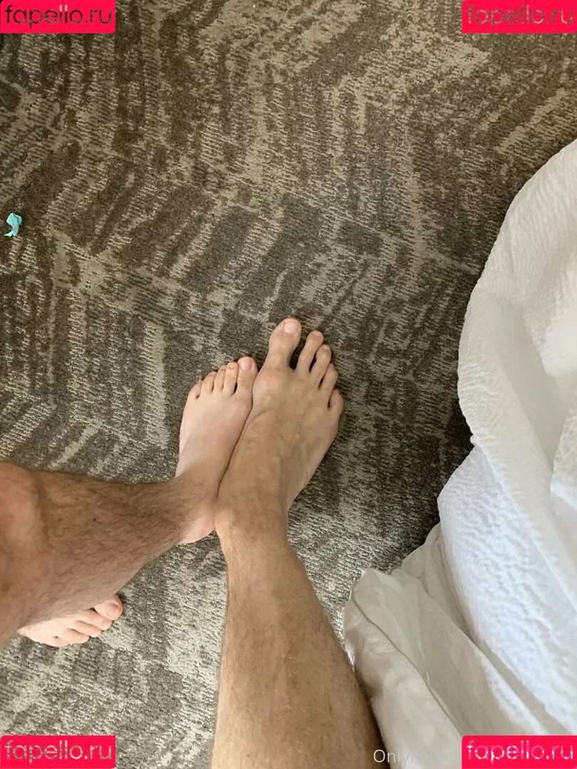 size16feet Onlyfans Photo Gallery 