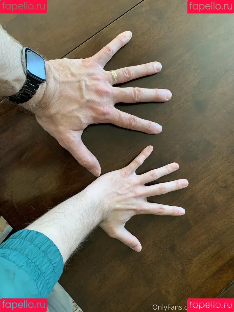 size16feet Onlyfans Photo Gallery 