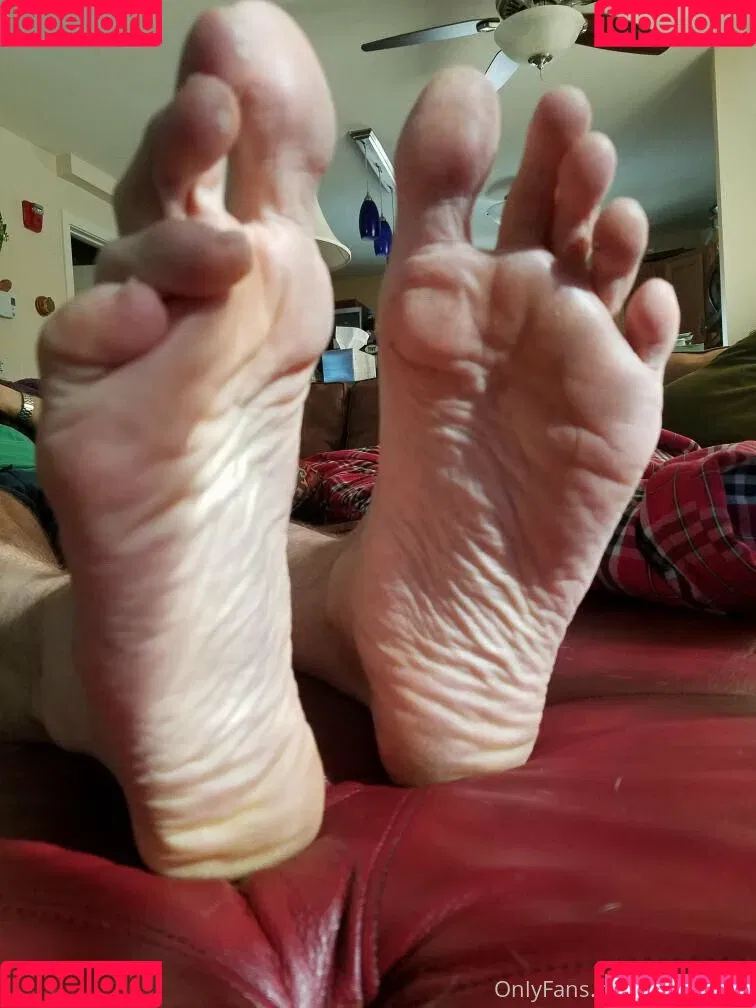 size16feet Onlyfans Photo Gallery 