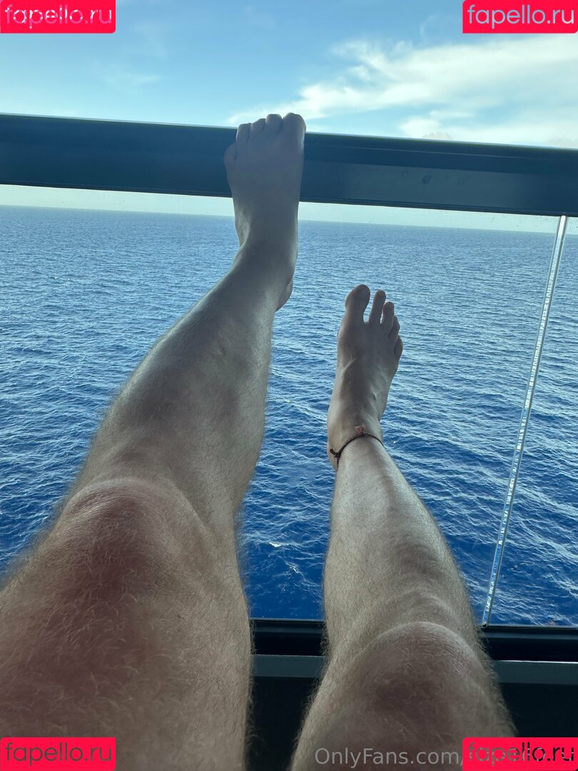 size16feet Onlyfans Photo Gallery 