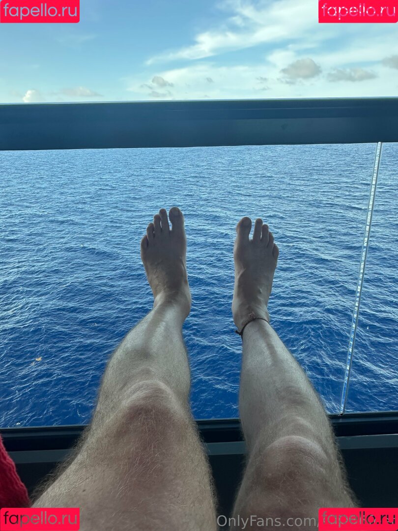 size16feet Onlyfans Photo Gallery 