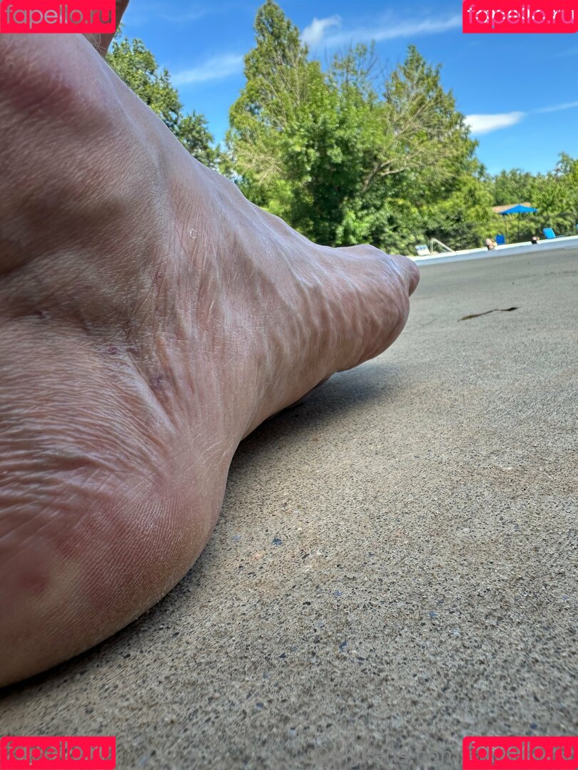 size16feet Onlyfans Photo Gallery 