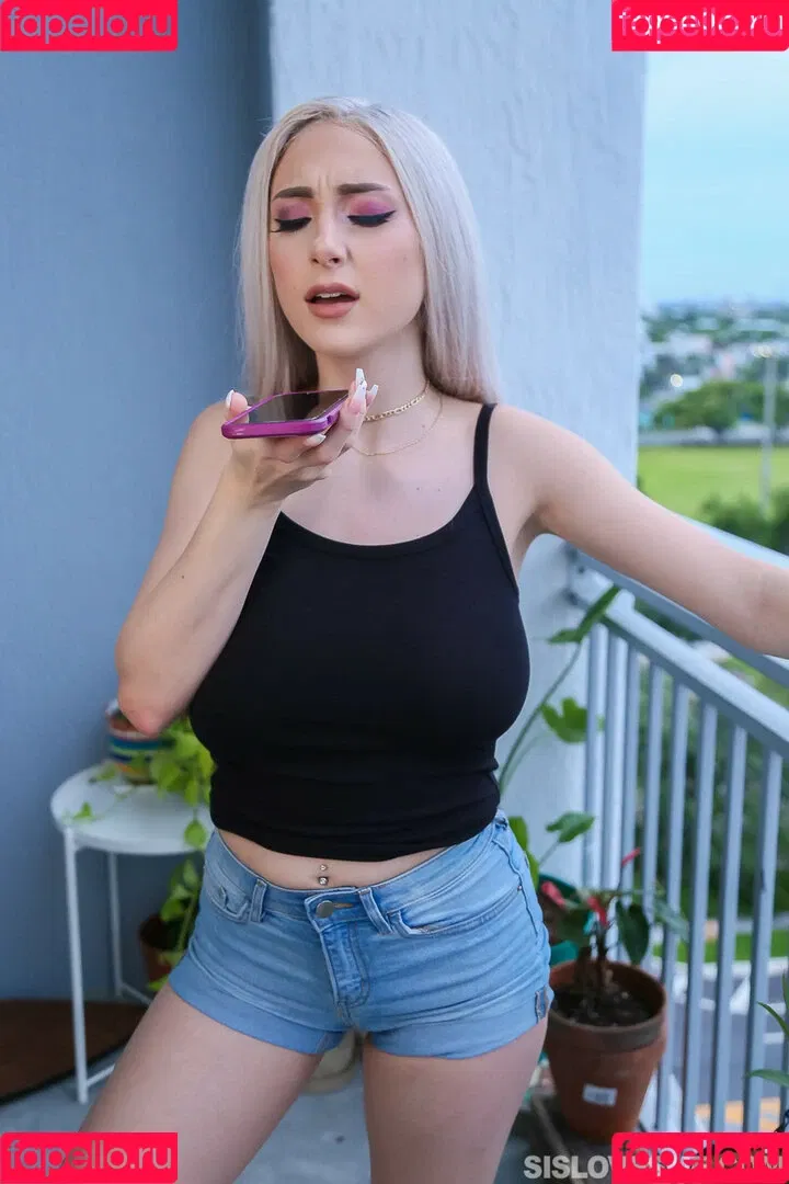 Skylar Vox Onlyfans Photo Gallery 