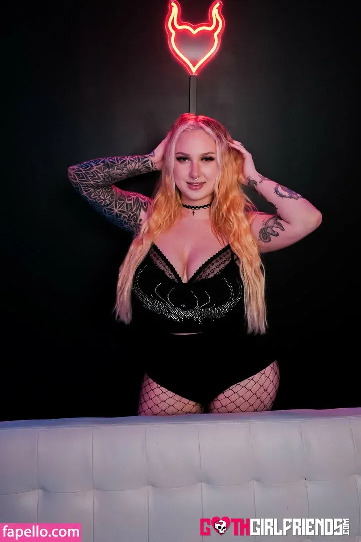 Skylar Vox Onlyfans Photo Gallery 