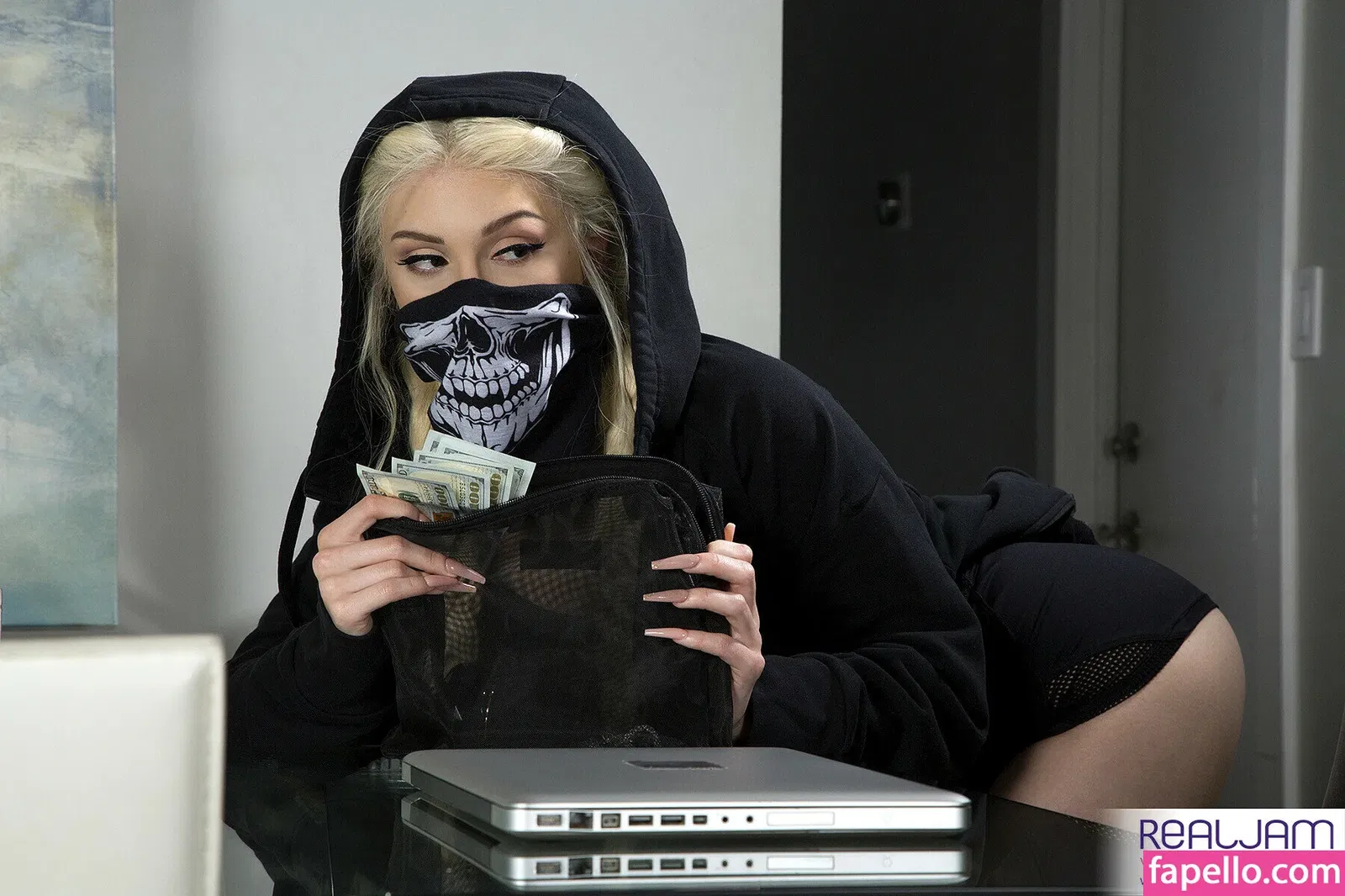 Skylar Vox Onlyfans Photo Gallery 