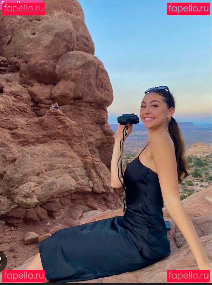 Saby Hesri Nude Onlyfans Photo 11