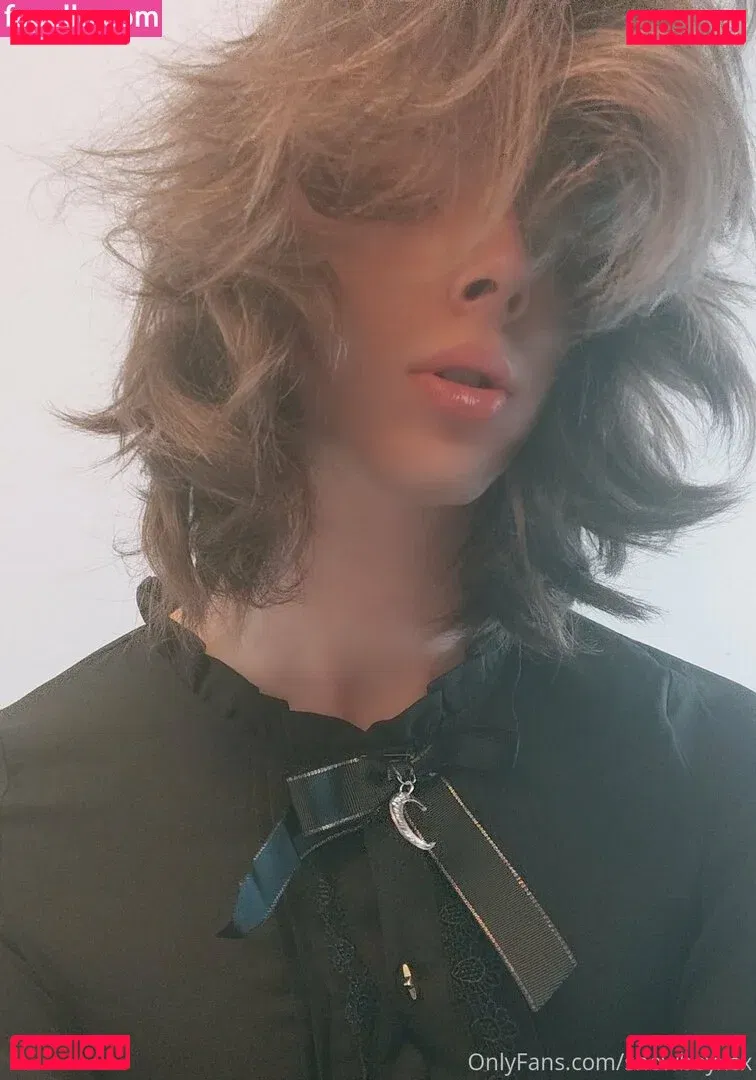 snowboyxox Onlyfans Photo Gallery 