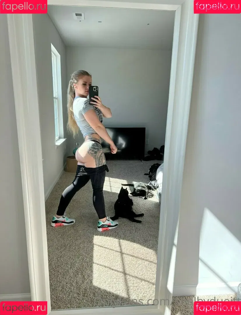 Shelby Dueitt Onlyfans Photo Gallery 