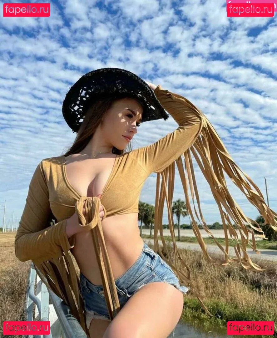 Laura Sophie Mueller Onlyfans Photo Gallery 