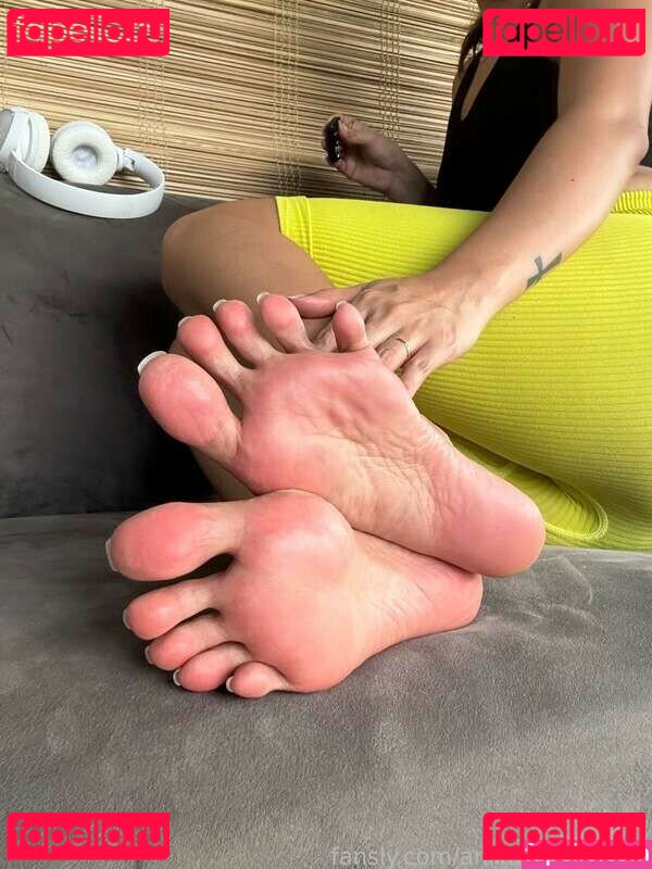 Anika Chan Nude Onlyfans Photo 20