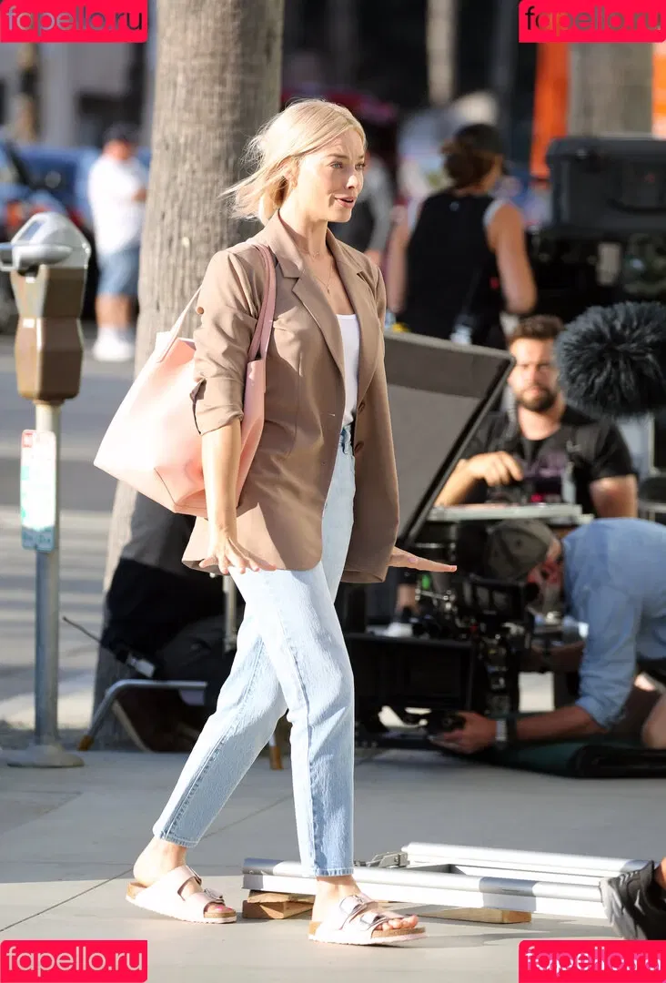 Margot Robbie Onlyfans Photo Gallery 