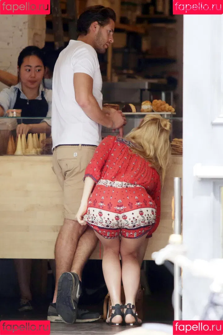 Margot Robbie Onlyfans Photo Gallery 
