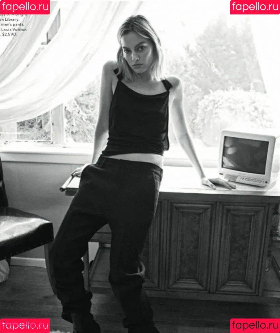 Margot Robbie Onlyfans Photo Gallery 