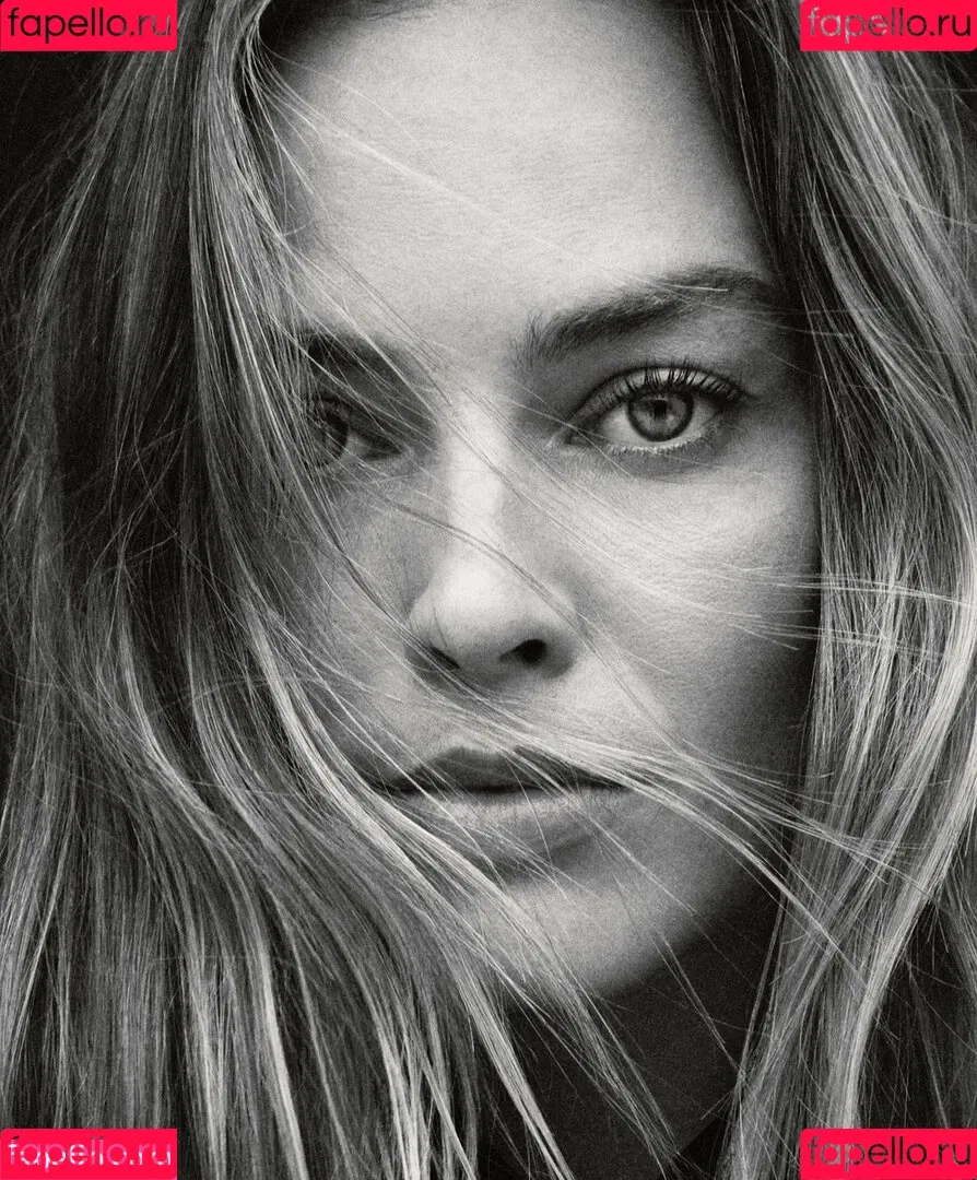 Margot Robbie Onlyfans Photo Gallery 