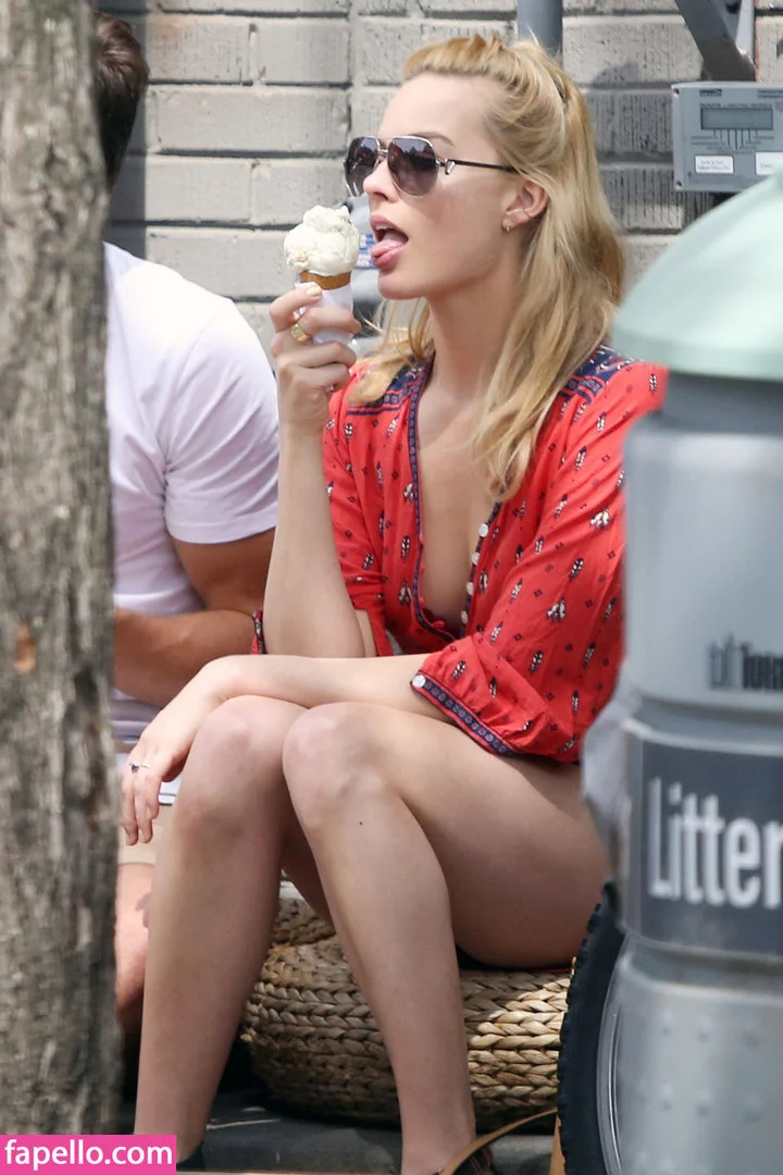 Margot Robbie Onlyfans Photo Gallery 